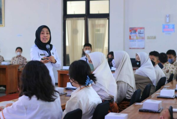 Informasi Dan Edukasi Melalui Talkshow/Tatap Muka Kepada Pelajar SMP Se-Kota Mojokerto.